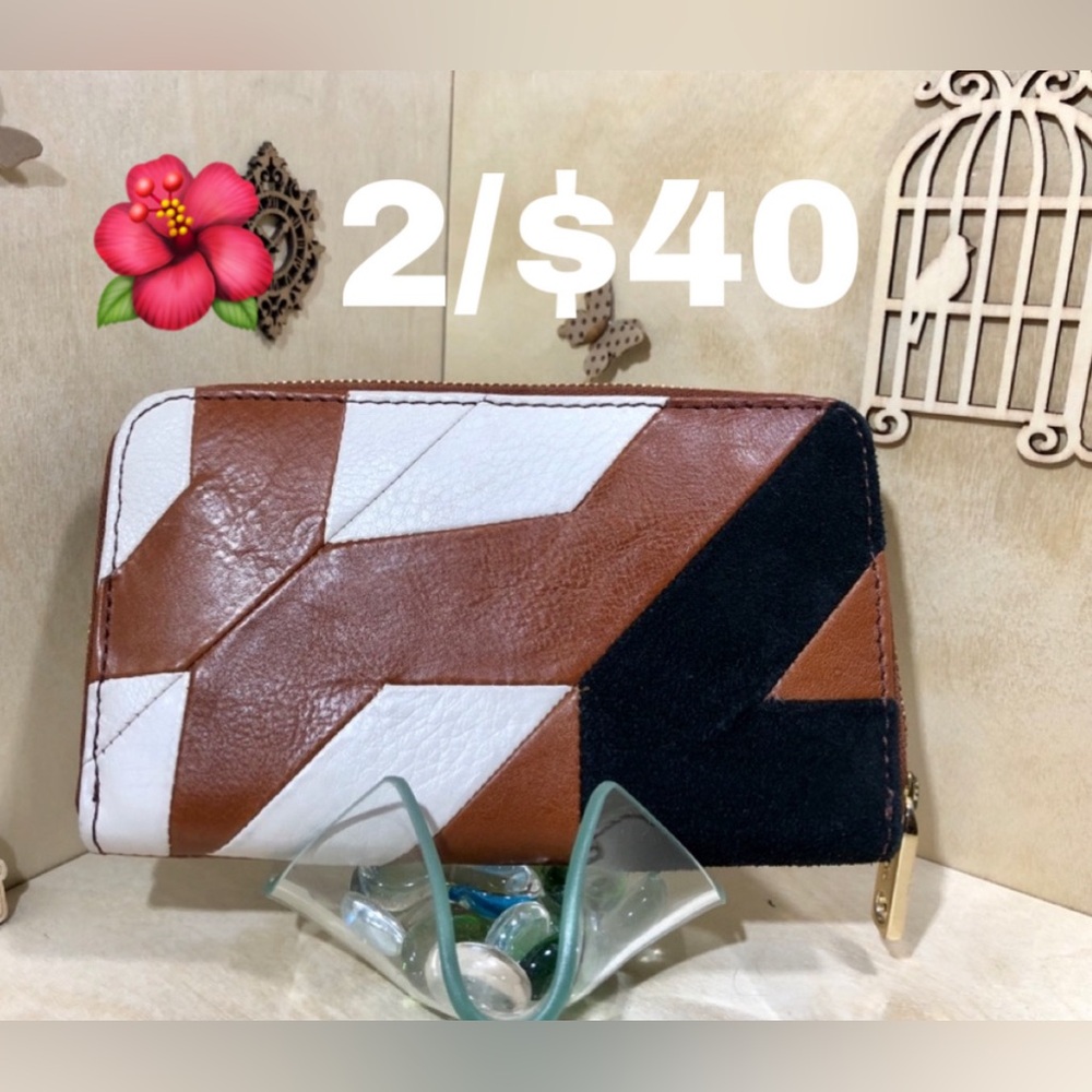 🌺 Emma Smartphone Zip Around Clutch